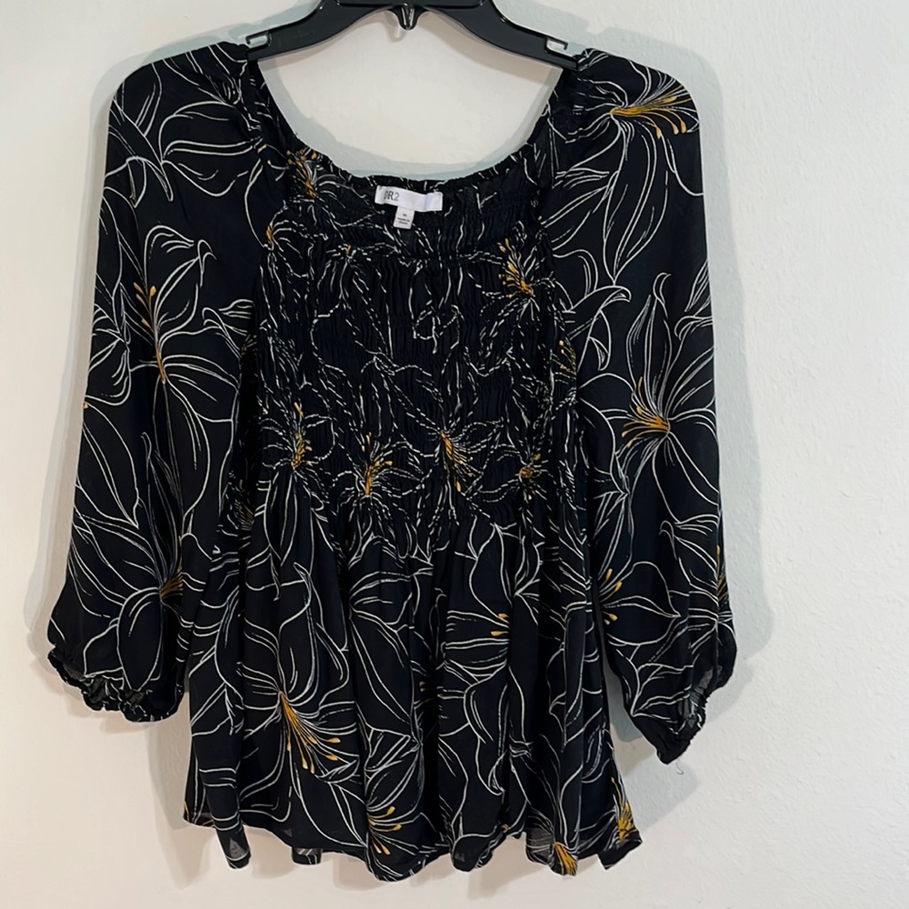 DR2 women’s Top 3/4 sleeve, with elastic front and back Black color Size M